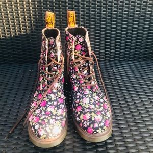 Dr Martens Page Collection(Floral) boots